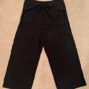Express high rise cropped black culottes size 8